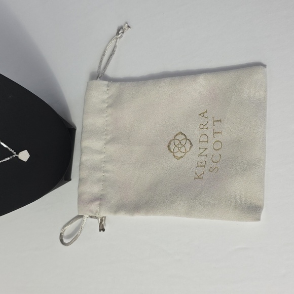 Kendra Scott Dazzling Silver Necklace EUC with Dust Bag - Picture 5 of 5